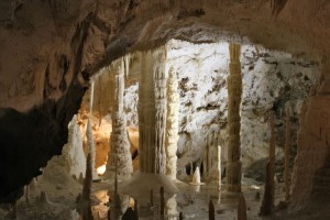 itinerari grotte frasassi